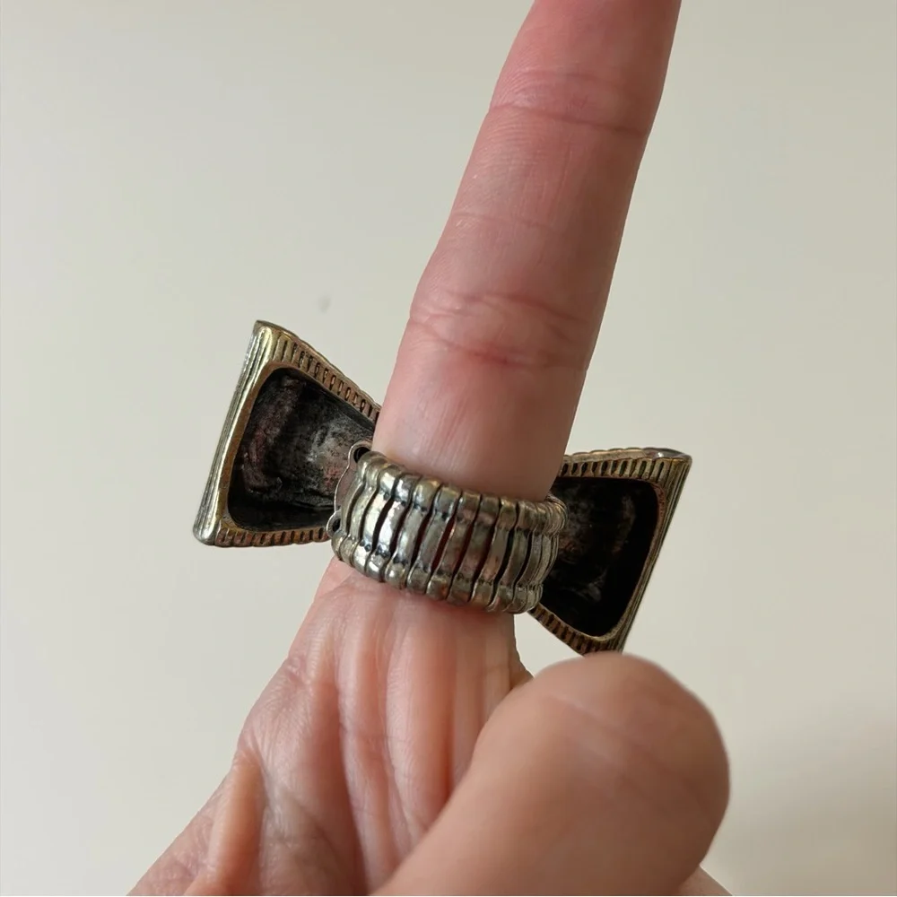 Silver Tone Bow Statement Ring – Adjustable Stretch Band - Picture 2 of 6